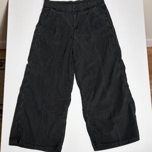 American Eagle Stretch Wide Leg Cropped Pants Gray Size 8